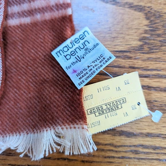 Vintage Maureen Benun Vera Neumann Soft Acrylic Scarf Orange - Picture 2 of 3